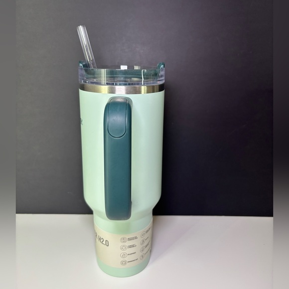 Stanley Ocean Spray Green 40oz Quencher H2.0 Tumbler - BNWT - Picture 2 of 6